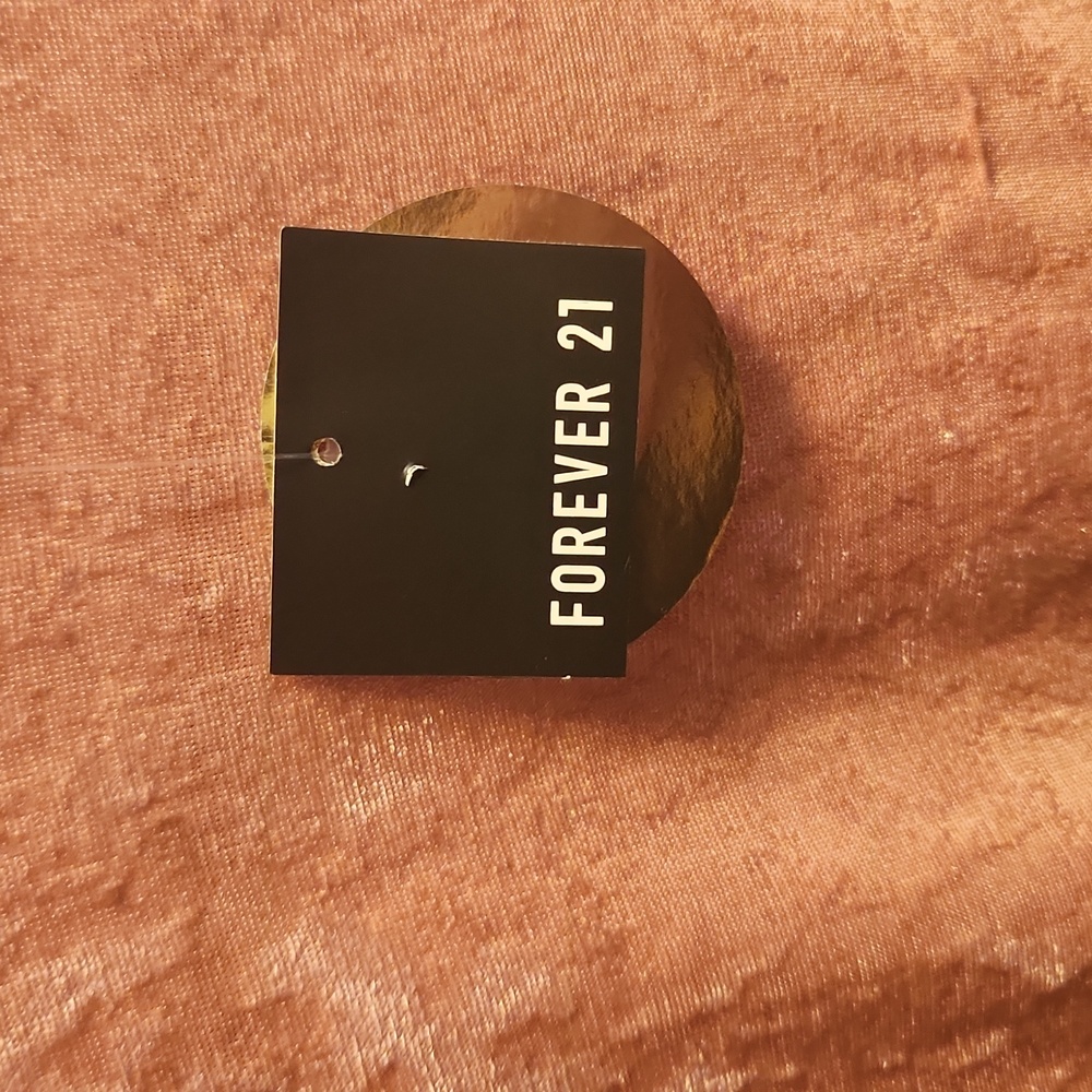 Pink NWT Forever 21 Junior's Medium Dress With Short Split at the bottom - Picture 3 of 4